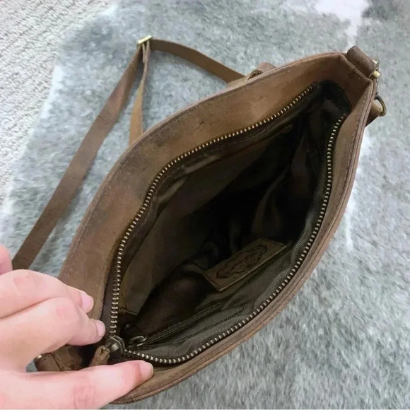 Komal’s Passion Leather Crossbody Bag - Picture 6 of 16